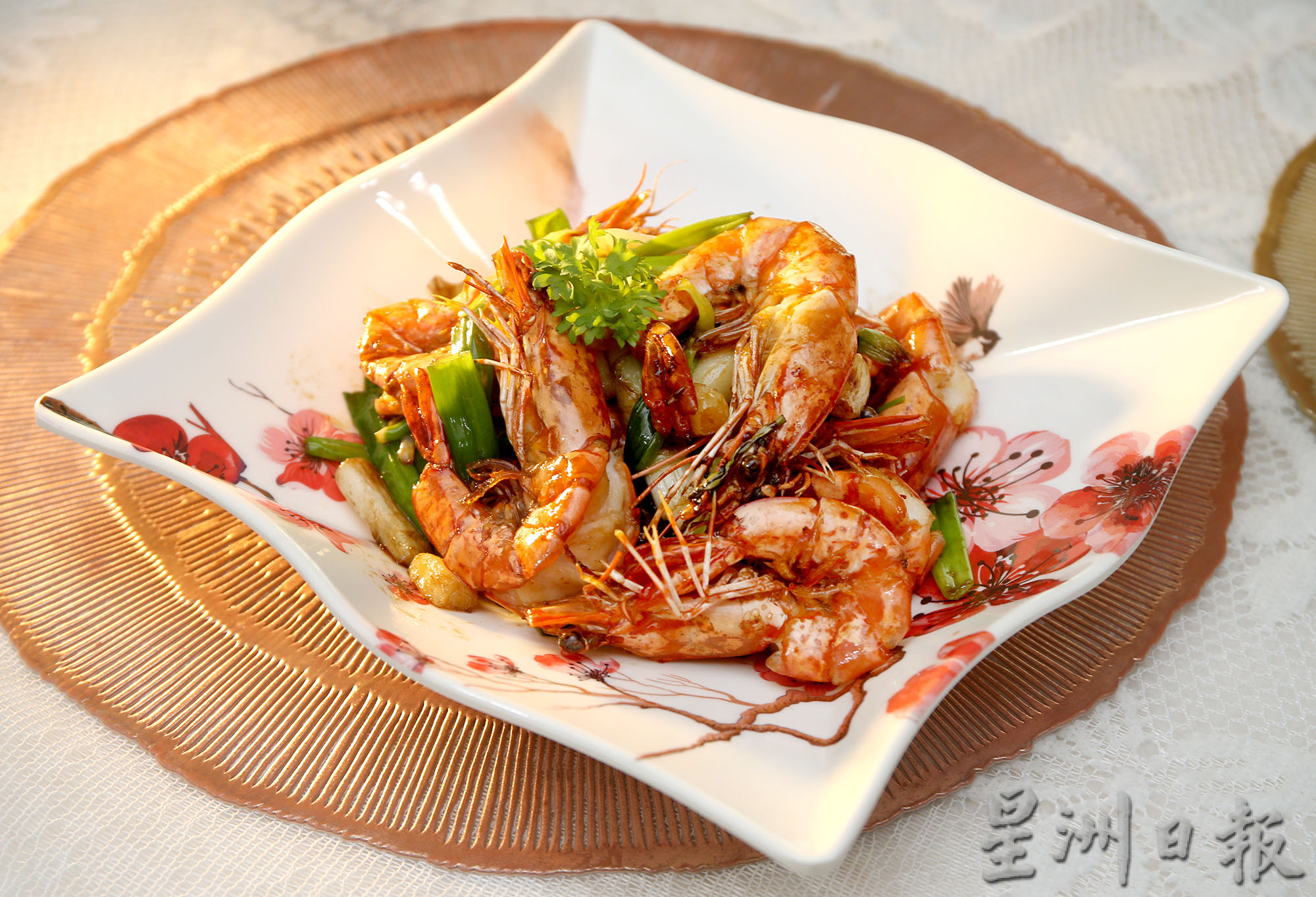 霹:新年备稿/【一家之煮】夫妻掌厨烹40人份年夜饭 家乡菜肴抚慰思乡情结