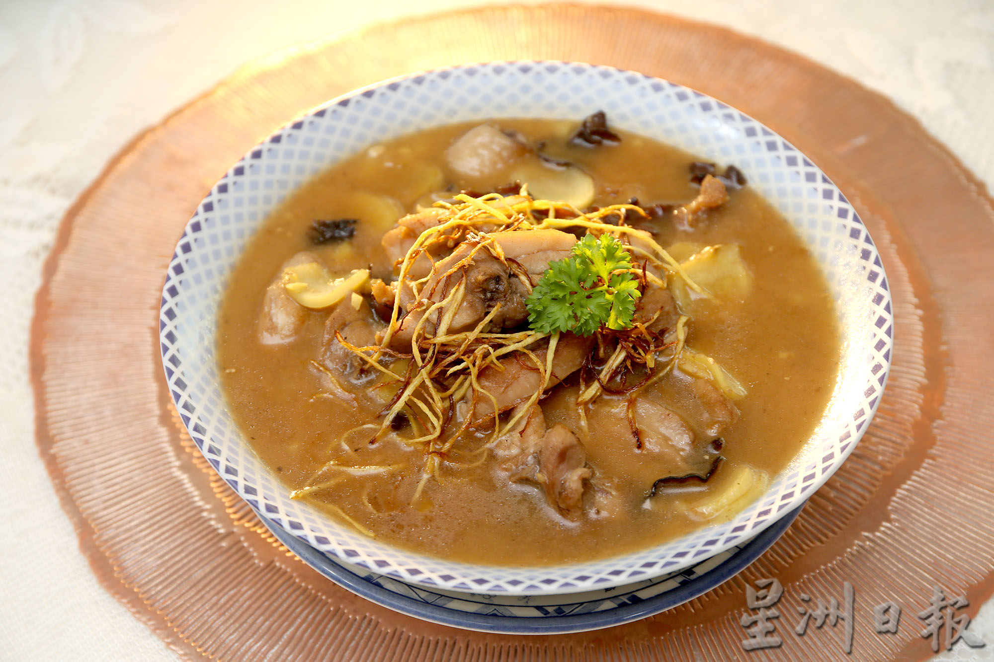 霹:新年备稿/【一家之煮】夫妻掌厨烹40人份年夜饭 家乡菜肴抚慰思乡情结