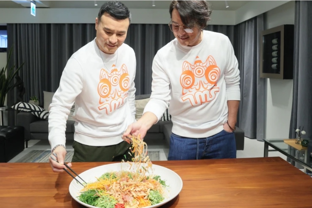 首次与李铭顺分两地过年  范文芳甜喊“我有小情人陪”