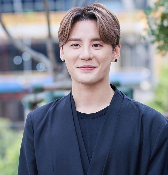 验了5次都验不到 金俊秀确诊冠病