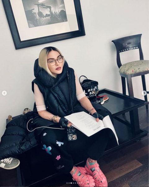 麦当娜修图过头 粉丝求住手