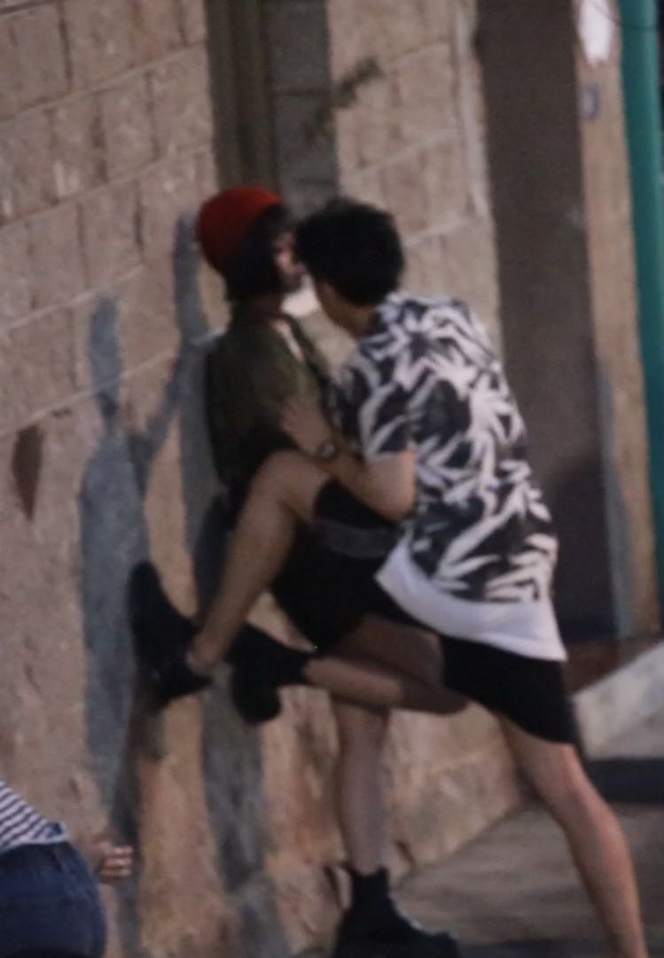 黄子韬暴怒否认恋情 粉加码曝壁咚徐艺洋照