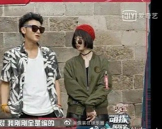 黄子韬暴怒否认恋情 粉加码曝壁咚徐艺洋照