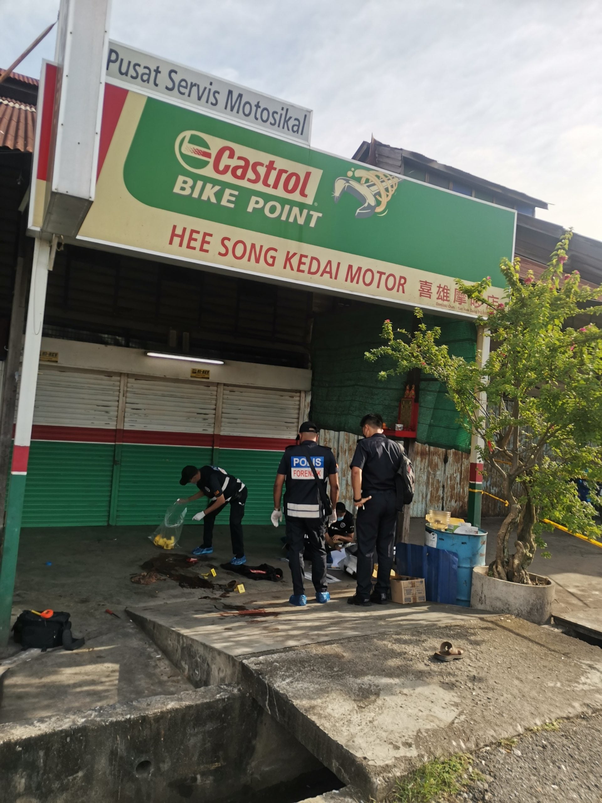 （全国版）知知西廊小镇出命案 摩托店店主被男子刺死