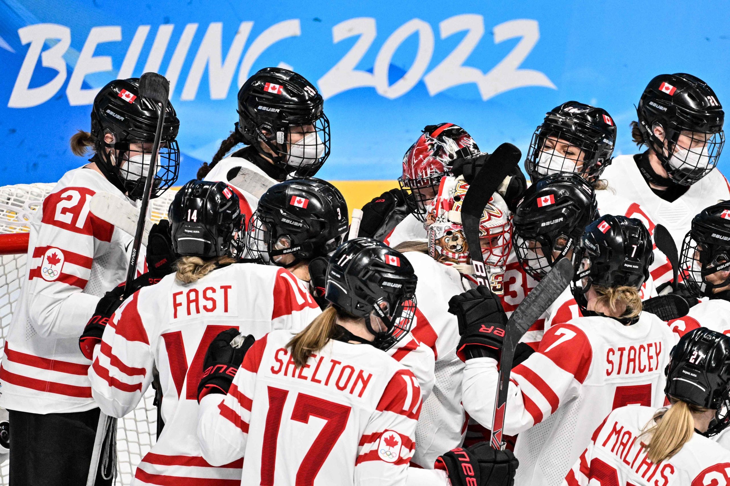 (加)忧受感染一度拒战(俄) 双方戴罩比赛冬奥首例