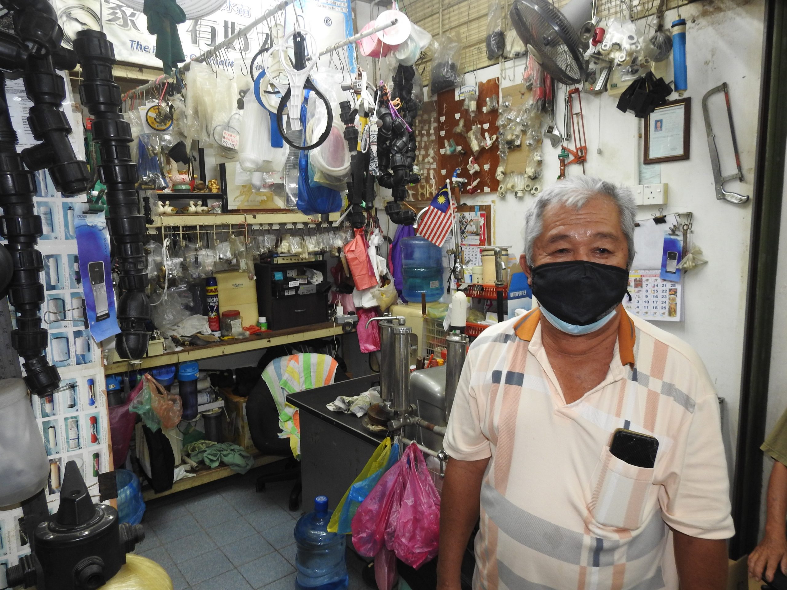 （大北马）发林新市镇巴刹生意差，小贩希望豁免警卫负担