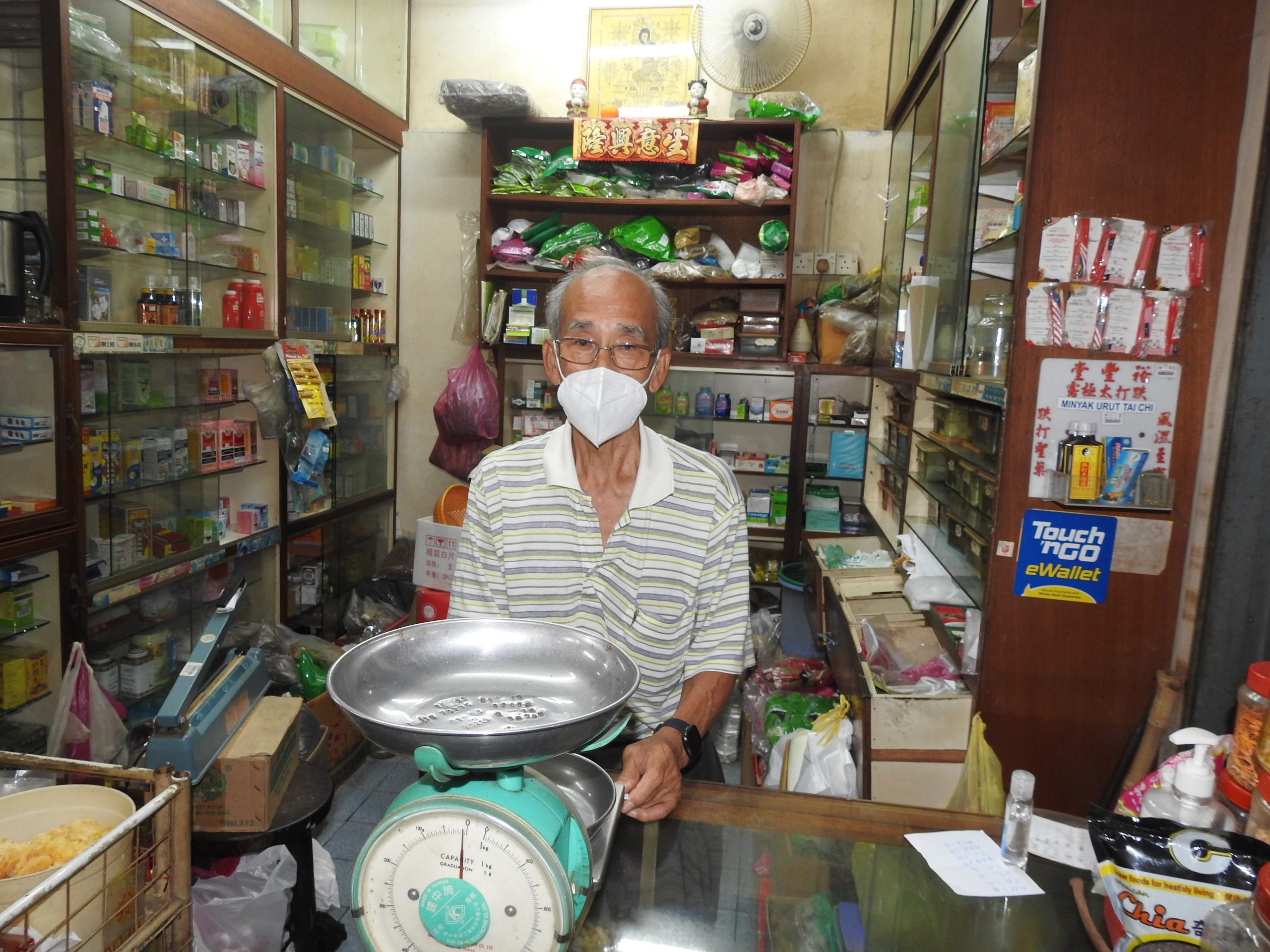 （大北马）发林新市镇巴刹生意差，小贩希望豁免警卫负担