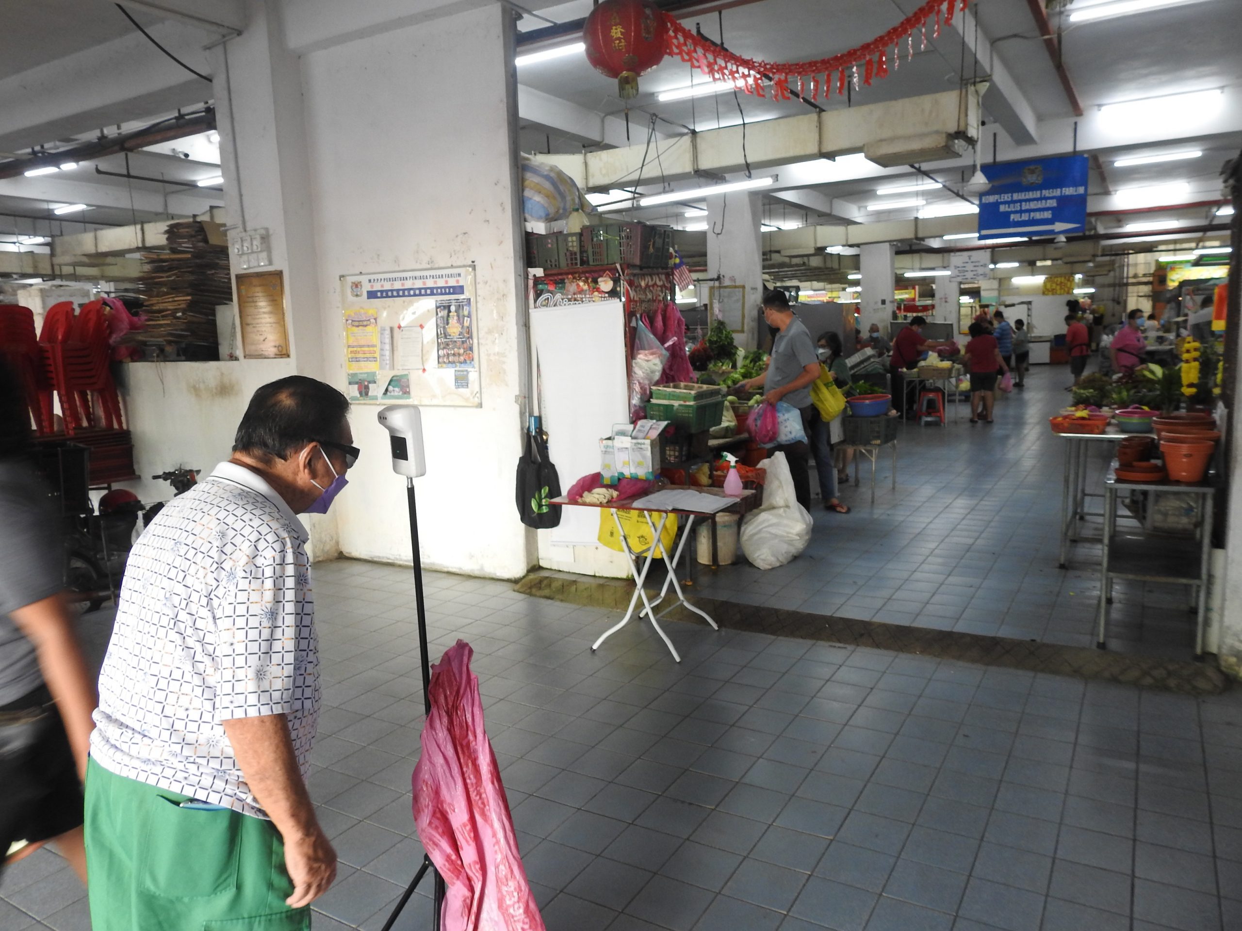 （大北马）发林新市镇巴刹生意差，小贩希望豁免警卫负担