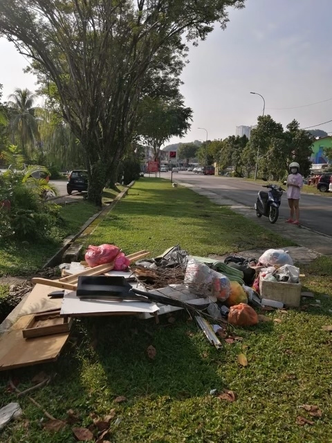 (大都会)/ME02头/新年前最后一分钟大扫除垃圾丢路边/4图+2补图