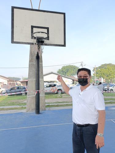 (版4副)大都会:卫星市篮球场还是不符标准
