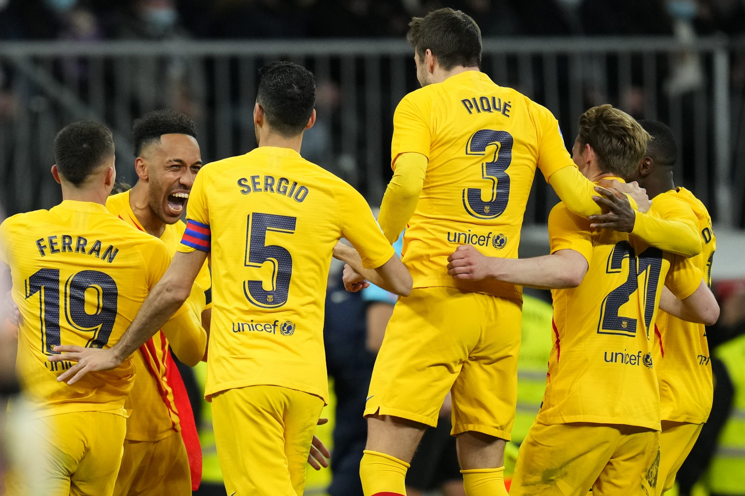 4球羞辱皇马13轮不败  哈维：巴塞回来了！