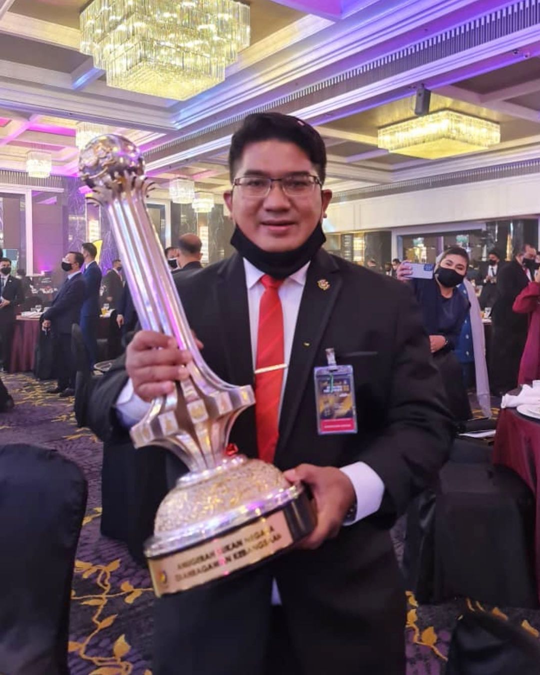 4膺最佳男运动员平纪录  阿兹祖盼续为国创历史