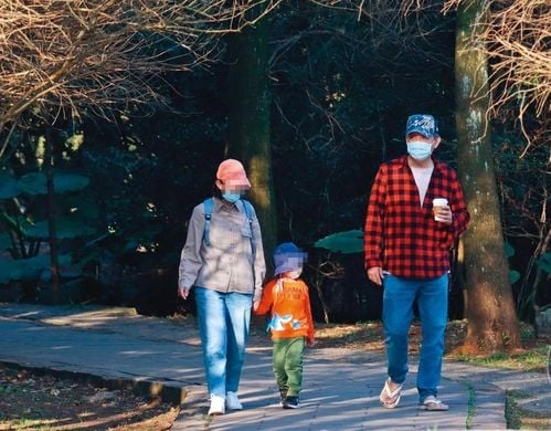 59岁庹宗华再婚生子 第2春娶印尼嫩妻