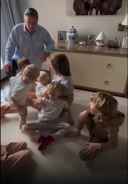 68岁阿历宝云再当爸 小26岁娇妻宣布怀第7胎