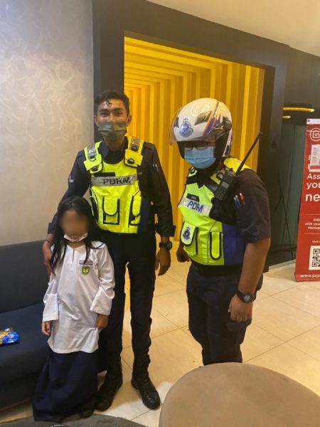 8岁女童放学时失踪·4小时后被人发现在公寓大堂