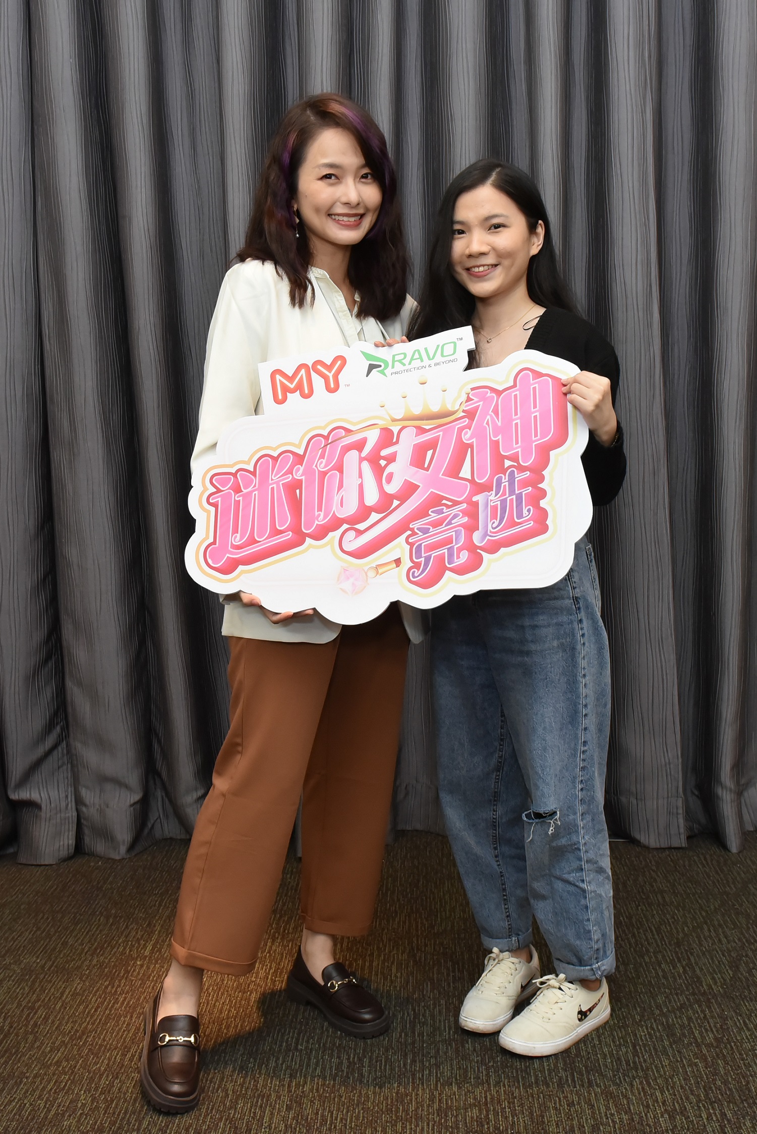 8强迷你女神出炉 人夫叶朝明避嫌不敢靠近