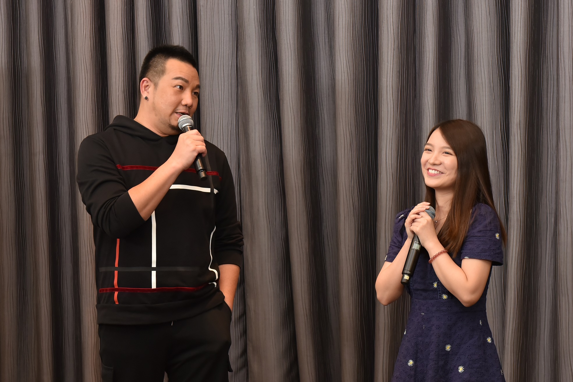 8强迷你女神出炉 人夫叶朝明避嫌不敢靠近