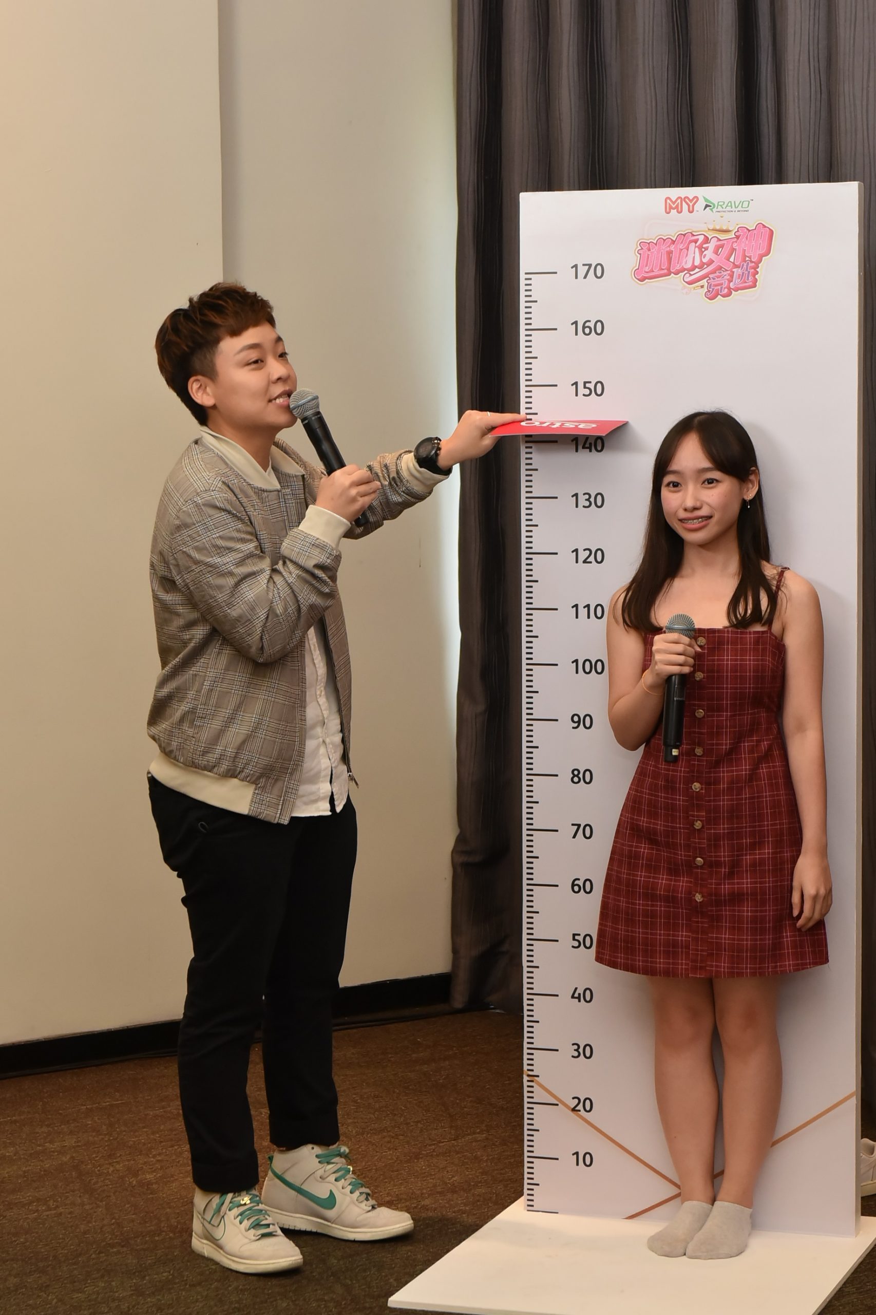 8强迷你女神出炉 人夫叶朝明避嫌不敢靠近