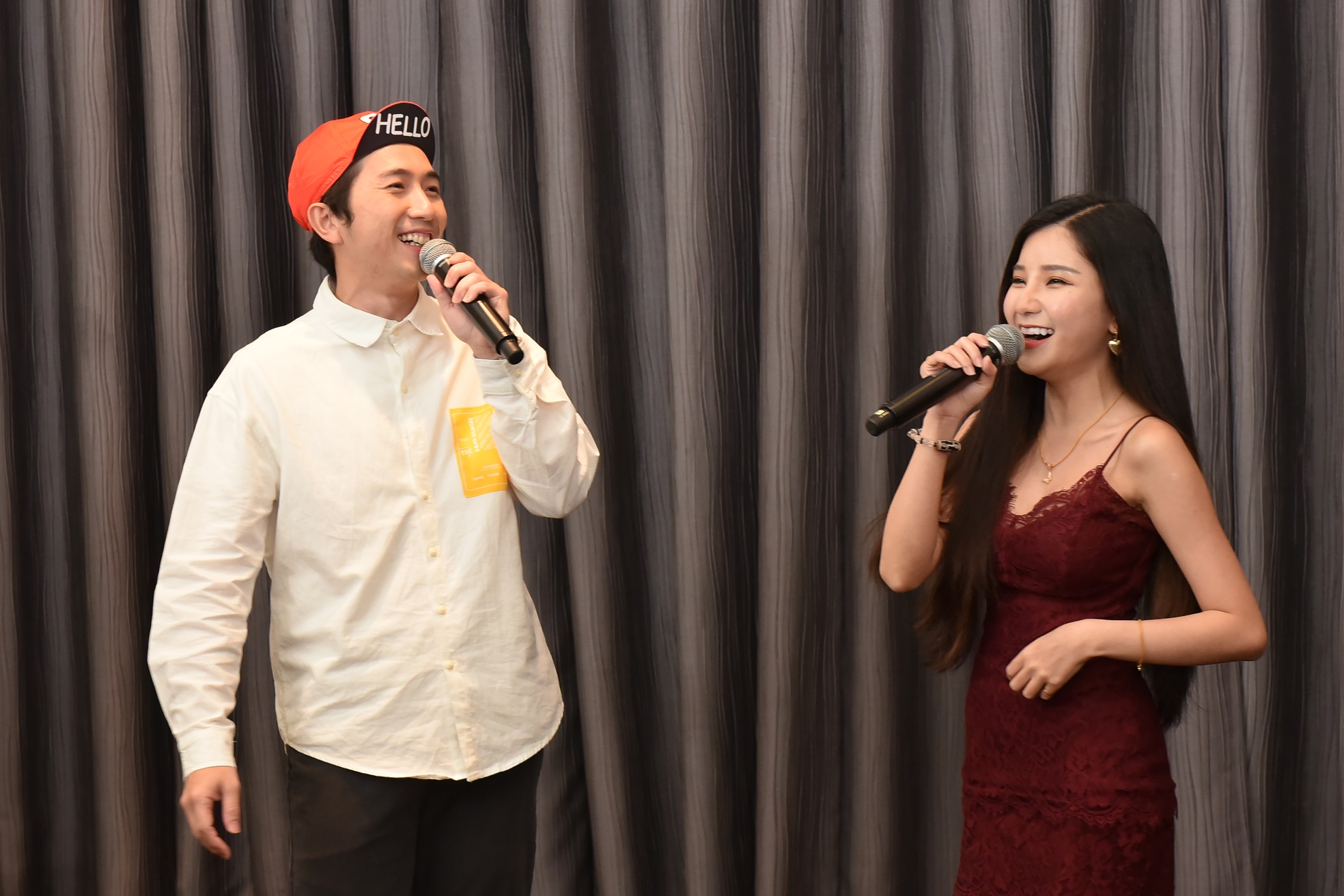 8强迷你女神出炉 人夫叶朝明避嫌不敢靠近