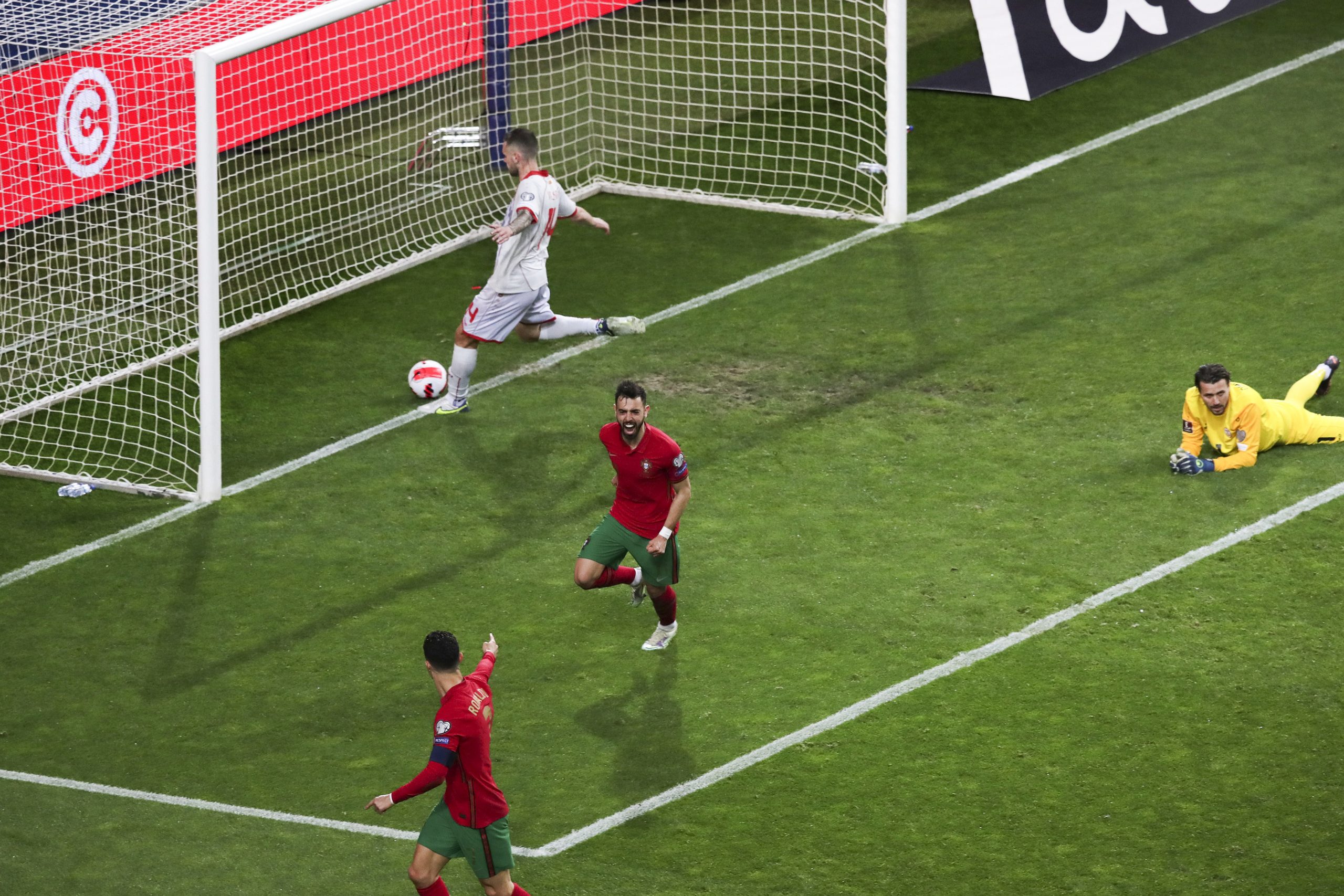 C罗随梅西五征世杯 绝代双骄最后之舞