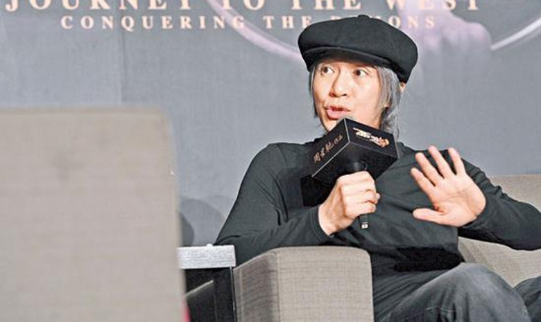 为坠落客机祈福 周星驰痛斥外籍机师言论冷血