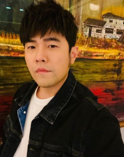 周杰伦18年前神曲 网惊:预言俄乌战火