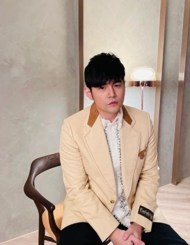 周杰伦18年前神曲 网惊:预言俄乌战火