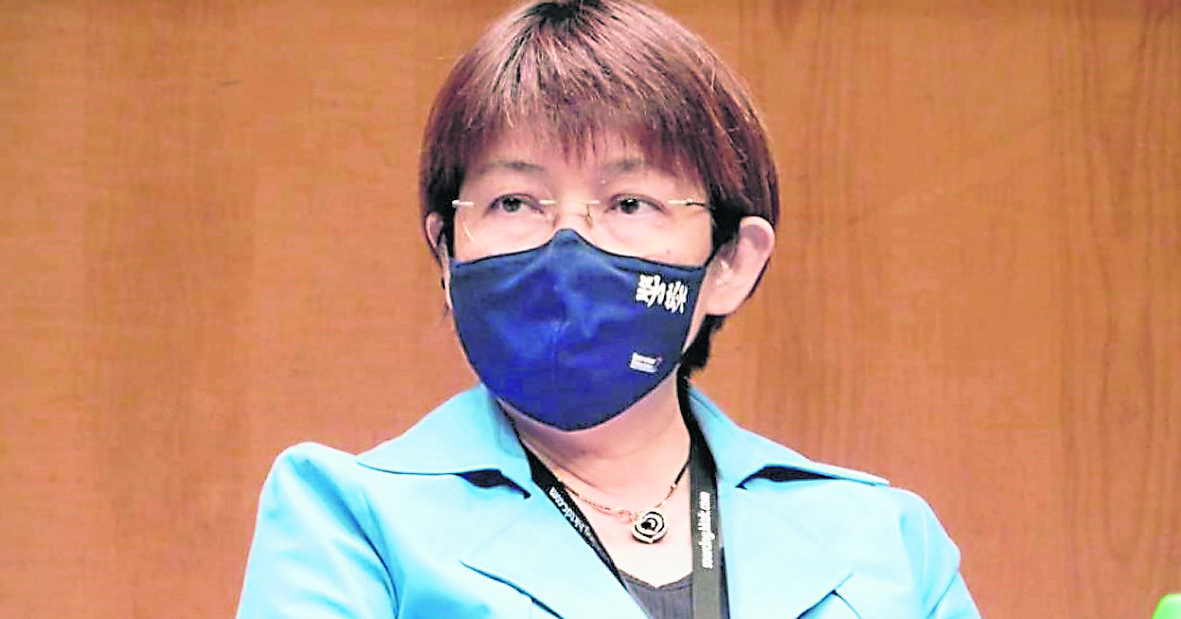 港专栏作家因父染疫亡痛骂林郑:对百姓丢命无感?