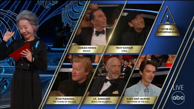 《在车上》勇夺最佳国际影片 失聪男演员夺男配