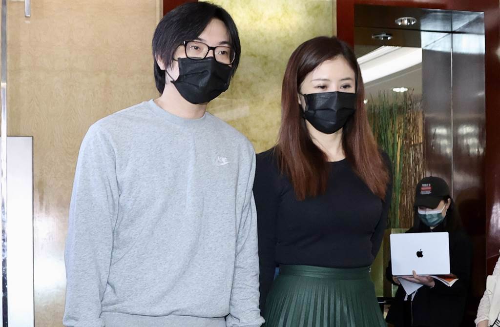 《打喷嚏》导演遭爆吸大麻性侵 反控被勒索73万发不消失声明