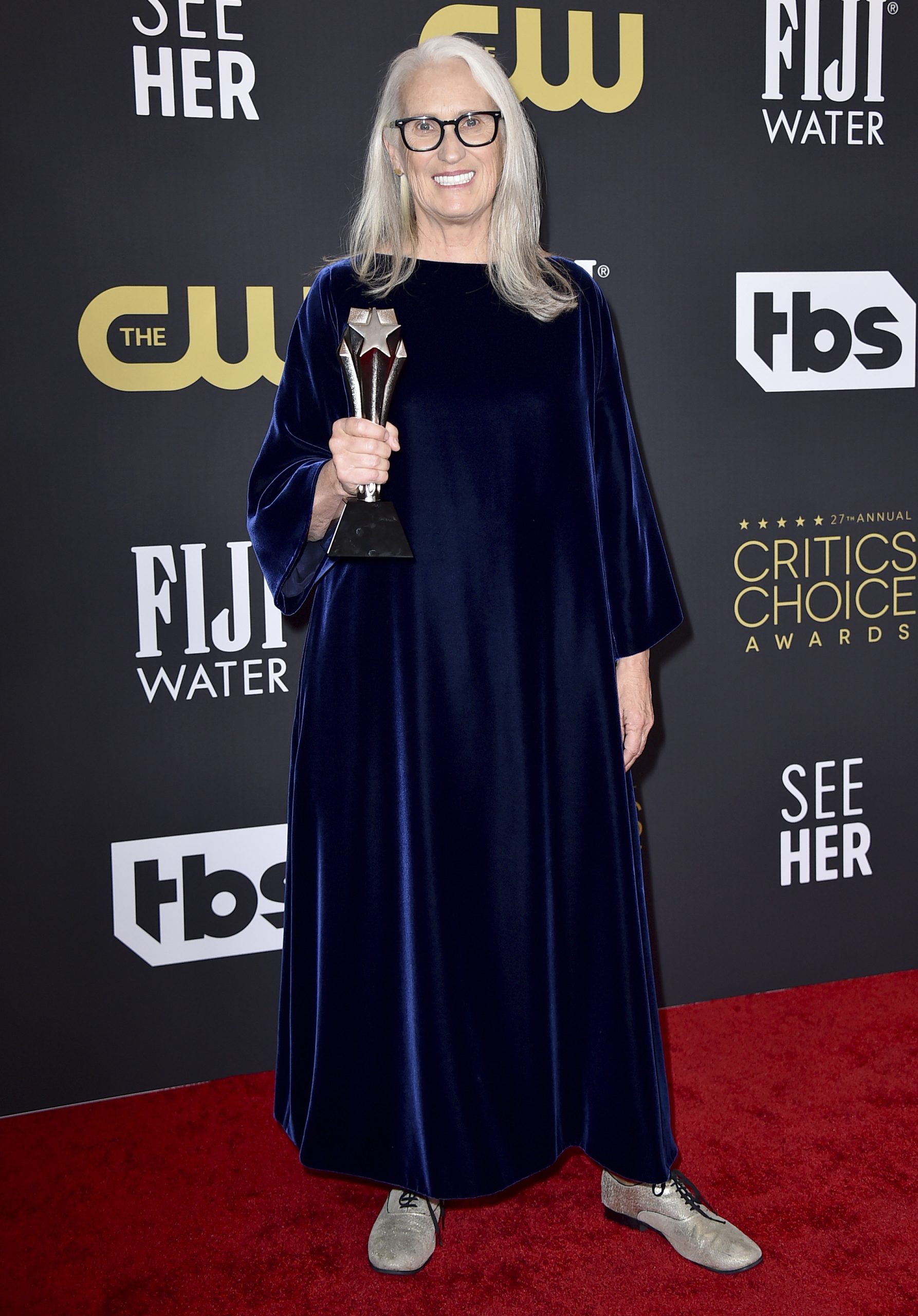 《犬之力》遭老牌牛仔演员批“一坨屎” 导演珍康萍反呛:厌女又恐同