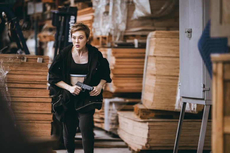 《飞虎3》|何慈茵枪战出意外 弹片击中眼爆微丝血管