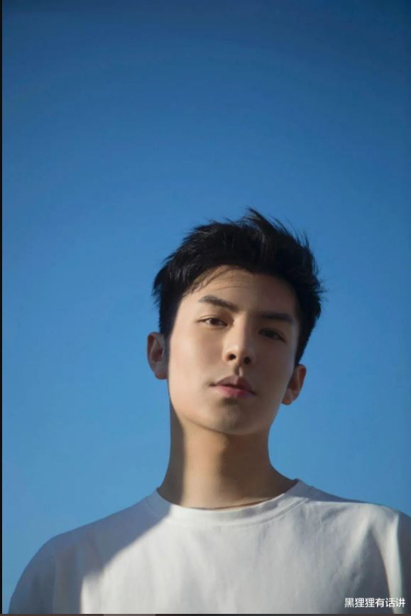 《香蜜沉沉》男星3次逆整型成功 “蛇精男变天菜”惊呆网