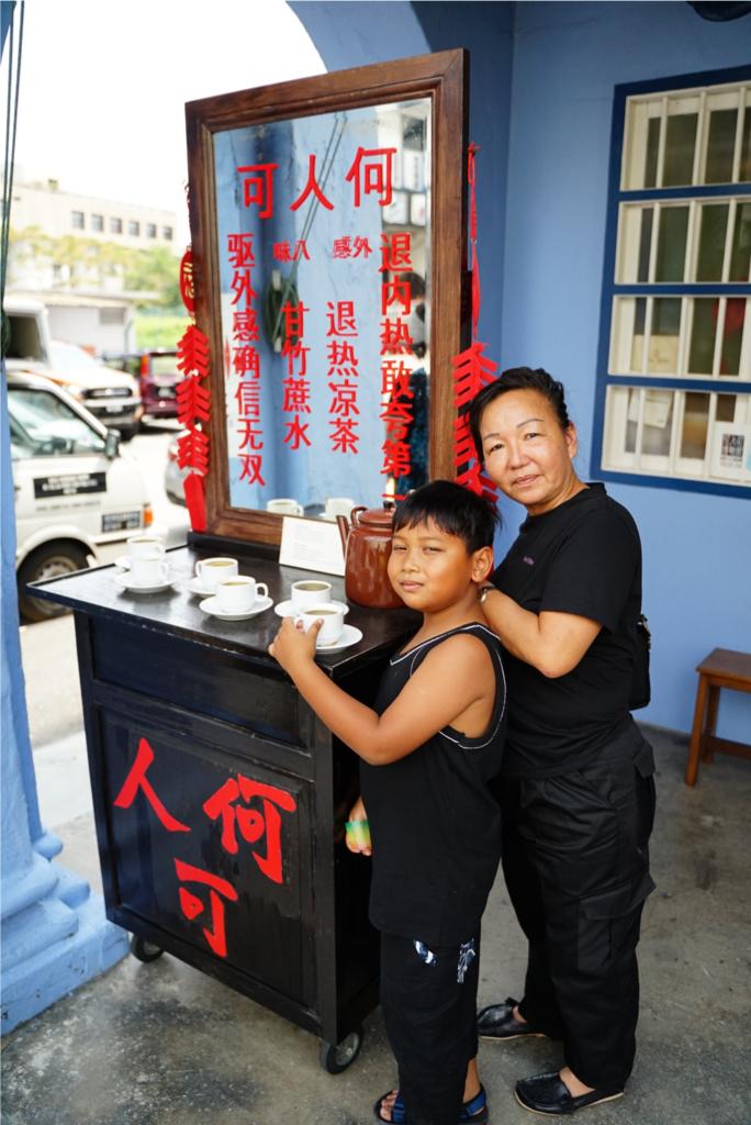 三八妇女节系列(下):不畏艰辛做好服务 大体化妆师独当一面