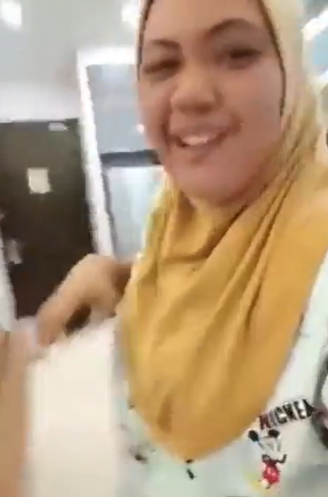 三番四次闯祸生意被抵制!火爆妈哭求原谅“我有孩子要养”