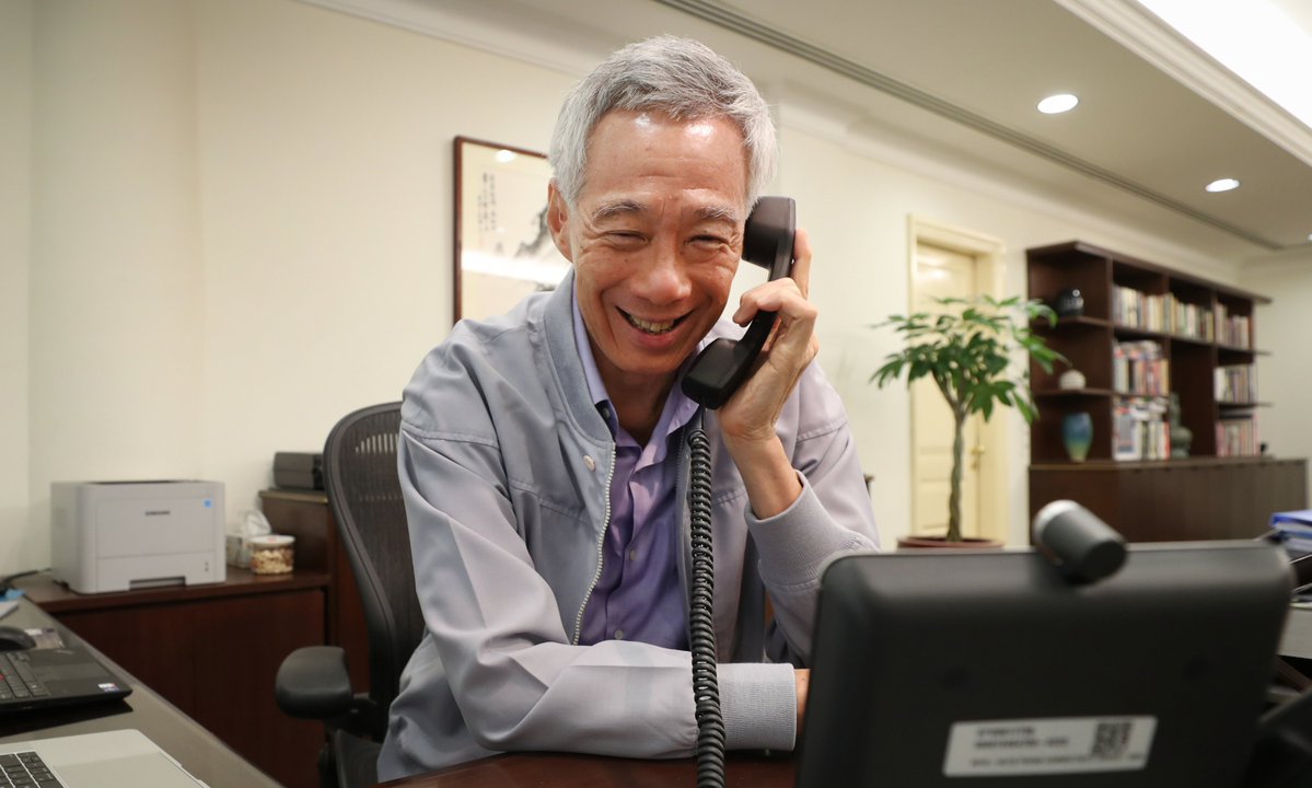 与依斯迈通电商谈  李显龙：“大家认同进一步开放陆路边境” 