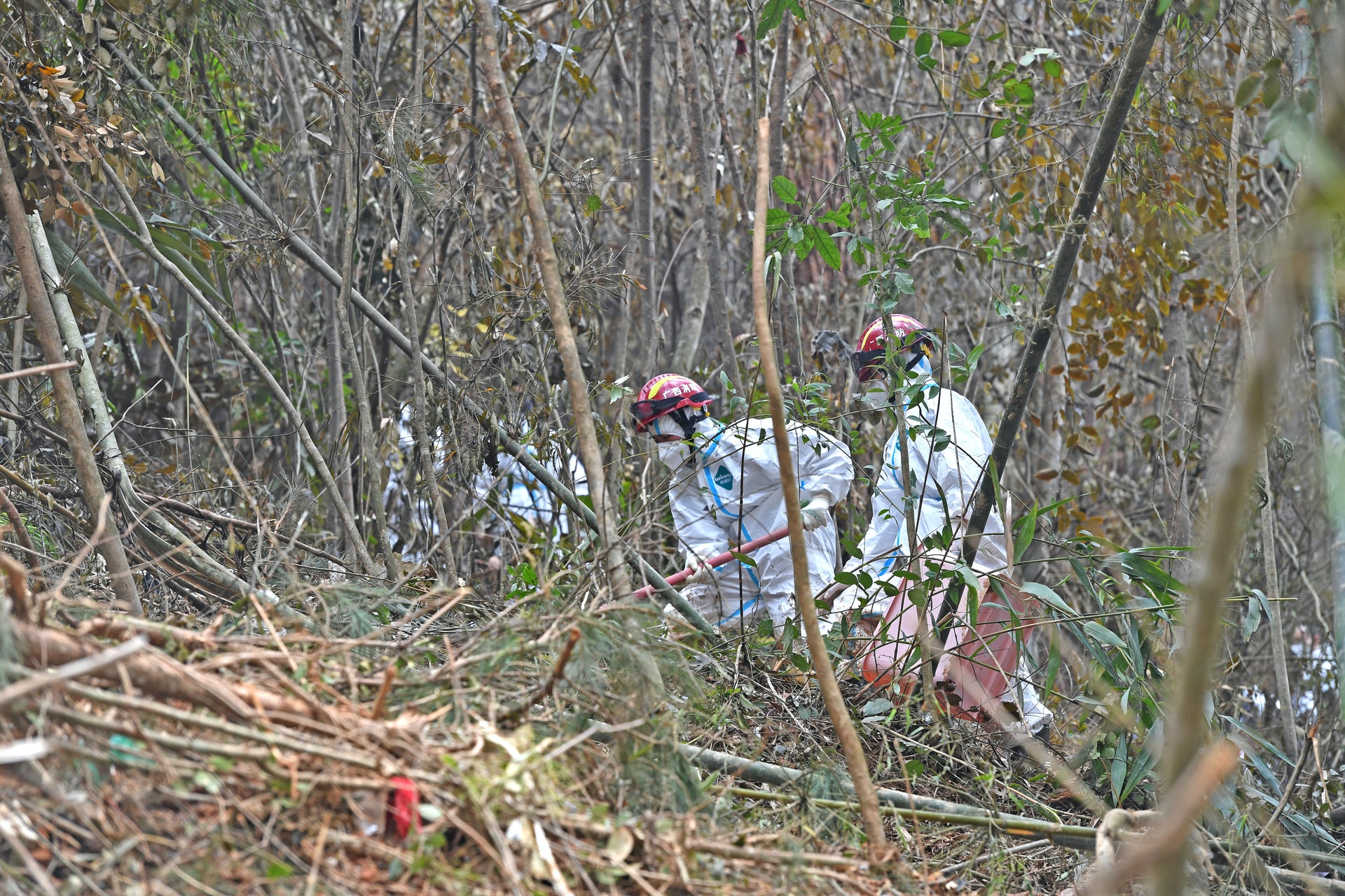 东航坠机/第2个黑盒仍未寻回 开展拉网式搜寻搜救