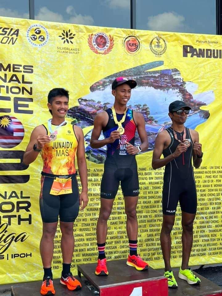 东运会铁人赛 大马4男4女B级参赛