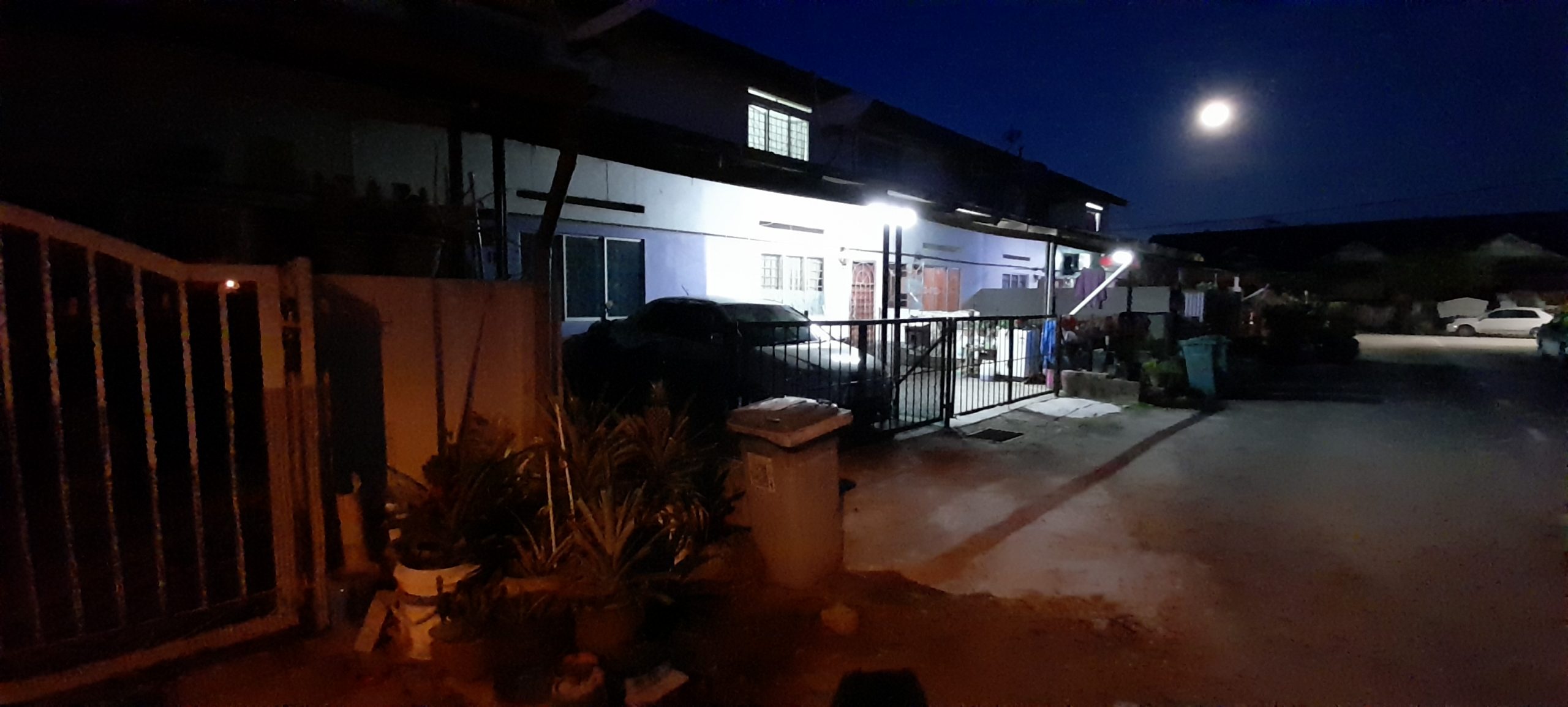 东:丹绒隆坡于3月15日大停电,目前电流已恢复供应,数十套候命的流动发电机已不见踪影