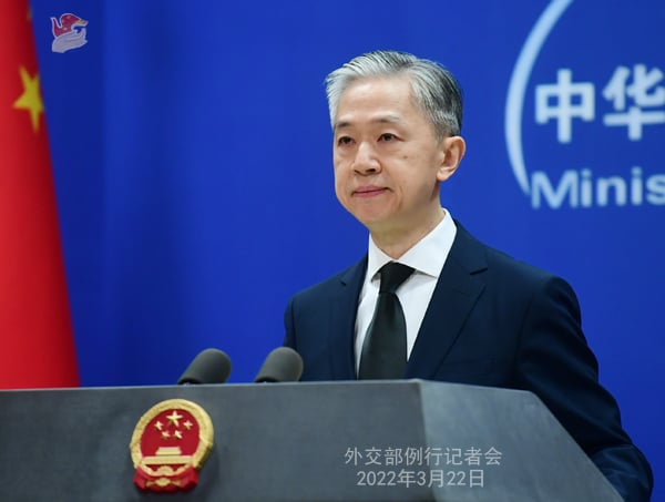 中国坦承南海岛礁军事化:设防御设施是当然权利