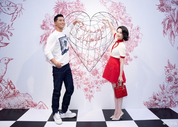 何超莲收6亿聘礼带球嫁？ 窦骁否认双喜临门