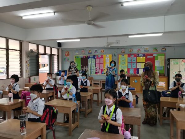 供fb/森迎来近20万中小学生开课,芙蓉区多所华小出席率超80%