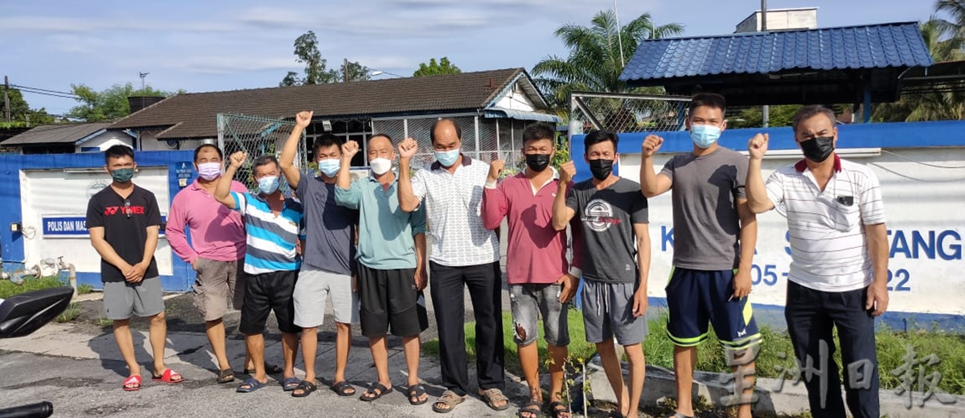 偷蚶贼猖狂被发现 还驾船欲撞养蚶者