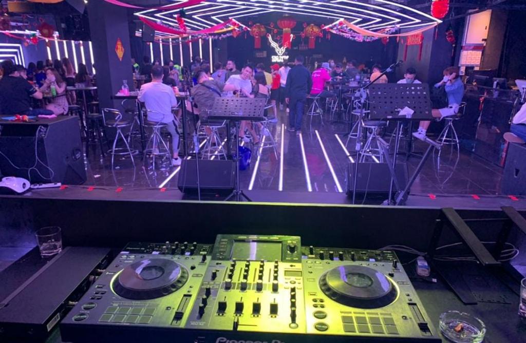 全国-业者促政府尽快重开夜店 3图