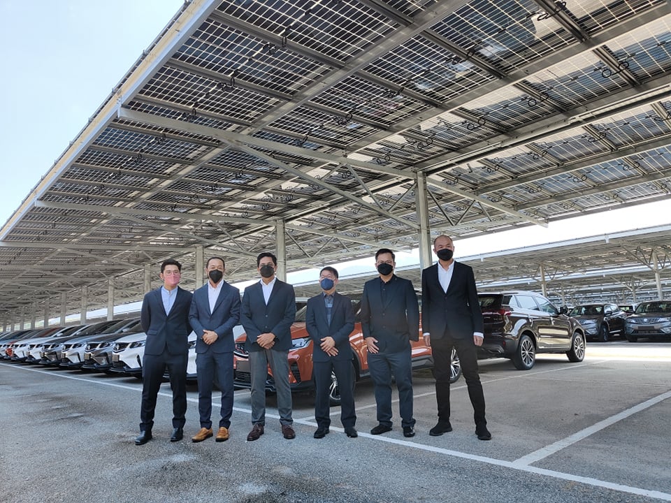 全国版/宝腾全马最大型双面太阳能中央停车场