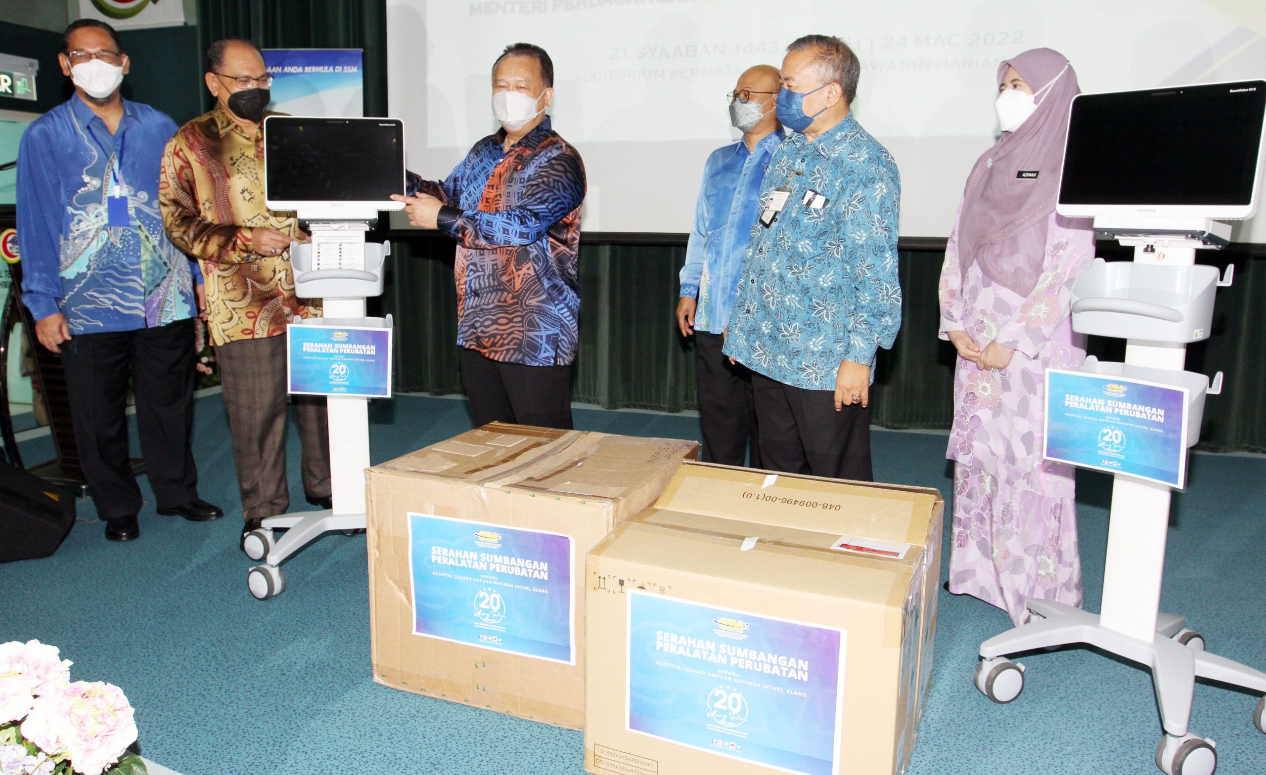 全国/贸消部长警告贩商勿趁机调高价格