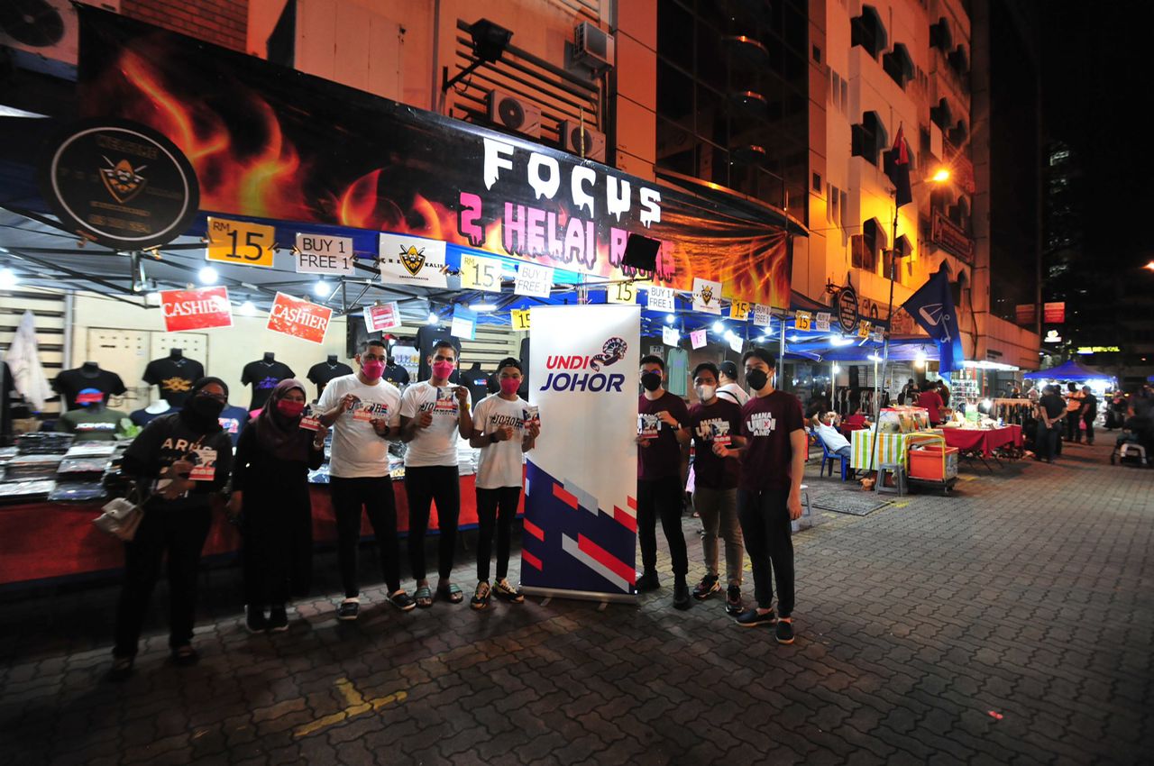 全国:★独家:Undi18青年组织动员志工,邮寄选票狮城运回马