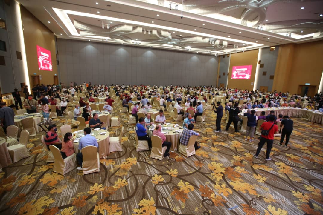 全国:新山企业家和华团领袖,应邀赴宴与慕尤丁交流