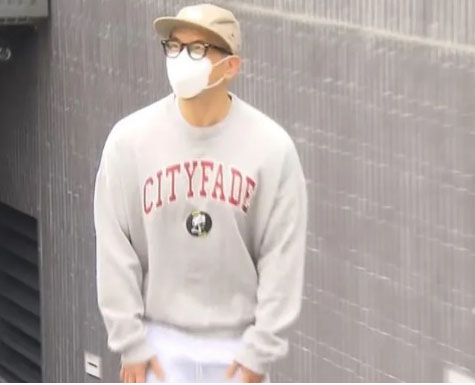 具俊晔出关倒数  快闪采检挥手吐一句话