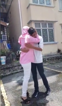 前夫擅自带走儿子出国  女子苦等8年才相聚